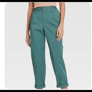 A New Day women’s high-rise pleat front straight crop pants